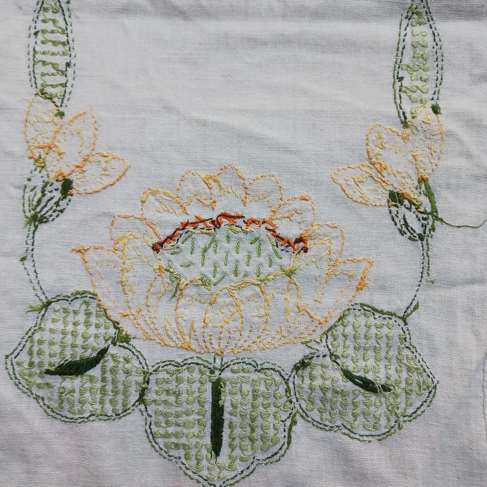 Vintage Linen Dresser Scarf Yellow Lotus Lace